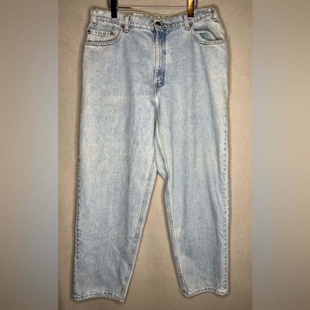 Vintage Levi’s 570 Jeans Size 36x32 baggy fit made in USA